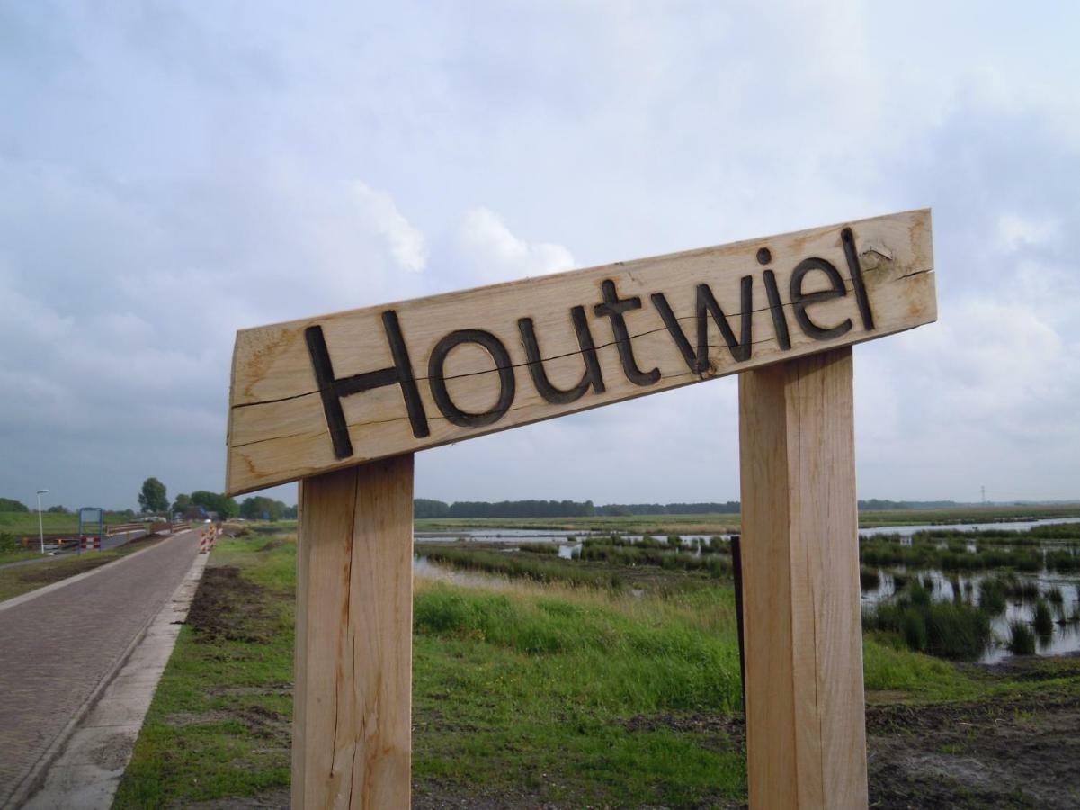 Bed en Breakfast de Houtwiel De Falom Buitenkant foto